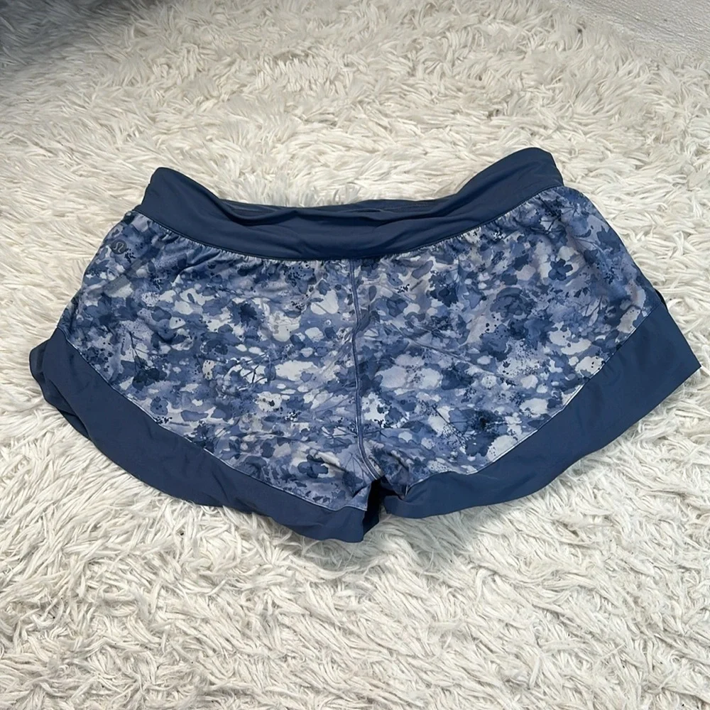 Lululemon Calm Tides Run Short *Esca Dappled Blossom / Ink Blue